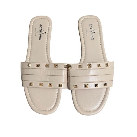 Studded Flat Sandals - Picture 3 of 3